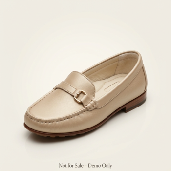 Aura Stride Kids Shoe